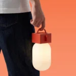Lampada Pop Light colore aragosta. Design Native Union Paris - immagine 4